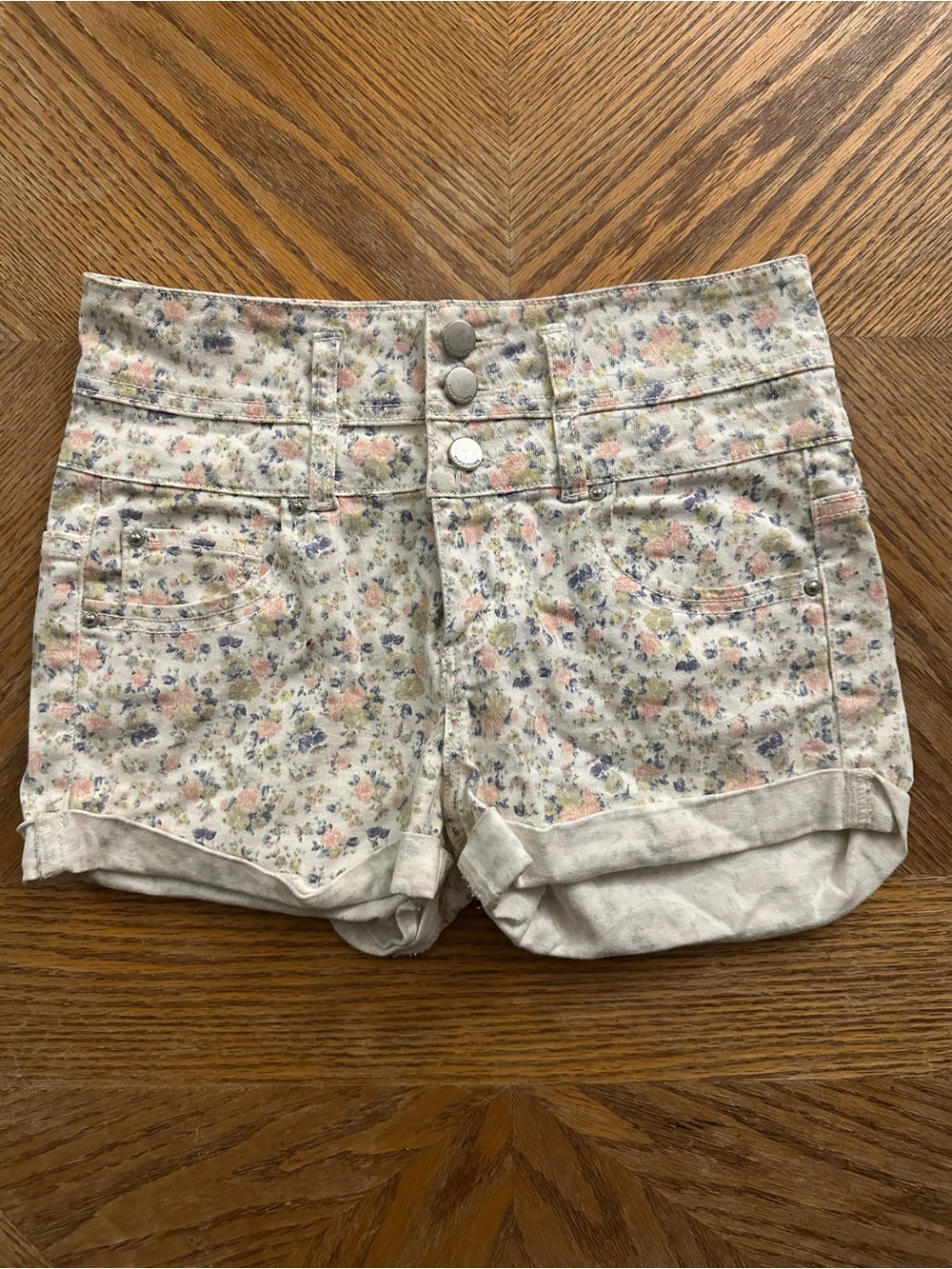 Tinseltown White Floral High-Rise Rolled Hem Jean Shorts
